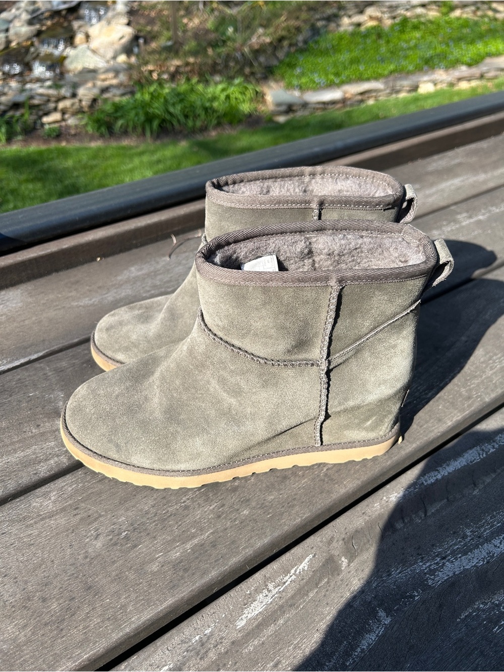 Ugg Femme Heeled Boot Size 10 slate color way good used condition - Picture 4 of 5